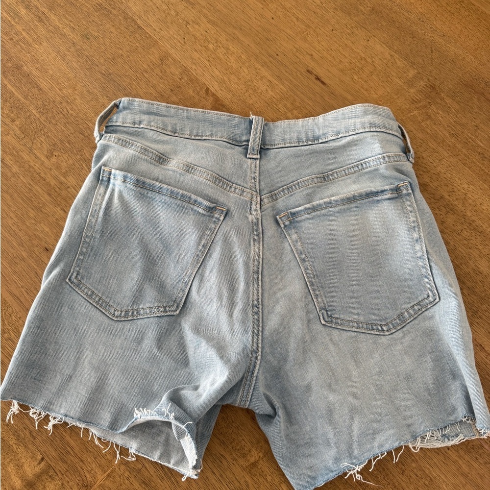 ✨2 for $35 ALL SHORTS!✨ Old Navy OG Jean Cut-Off Shorts 5-inch inseam size 6 - Picture 6 of 9